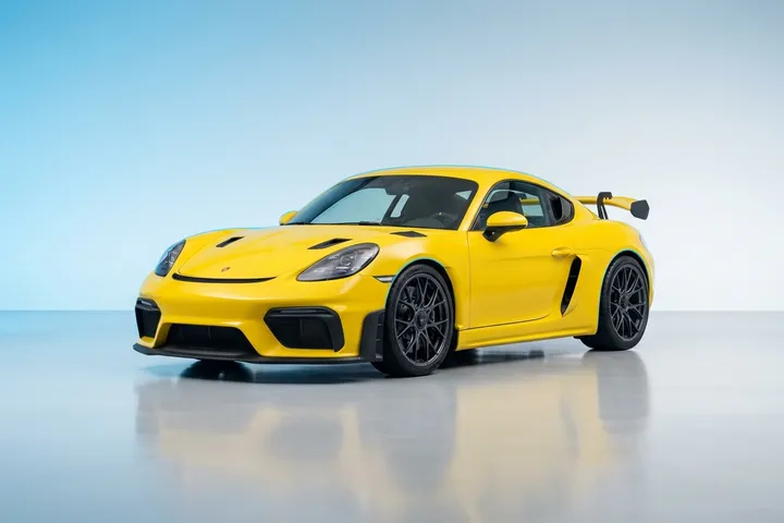 פורשה 718 קאיימן GT4 RS צהוב