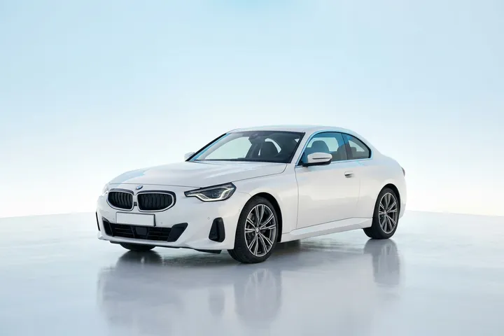 BMW 218i Coupé M-Shadow לבן פנינה
