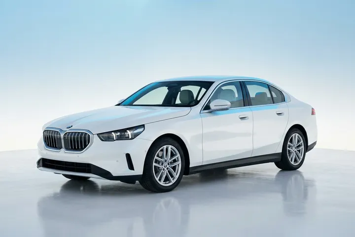 BMW 520i M-Sport לבן