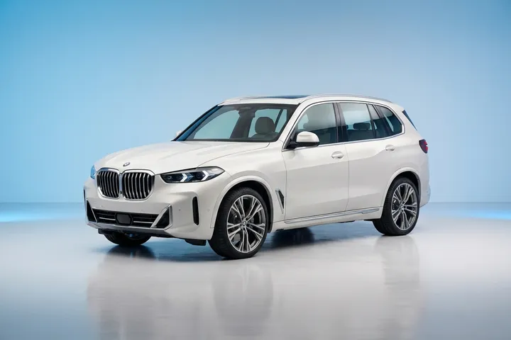BMW X5 xDrive30d M-Executive לבן פנינה